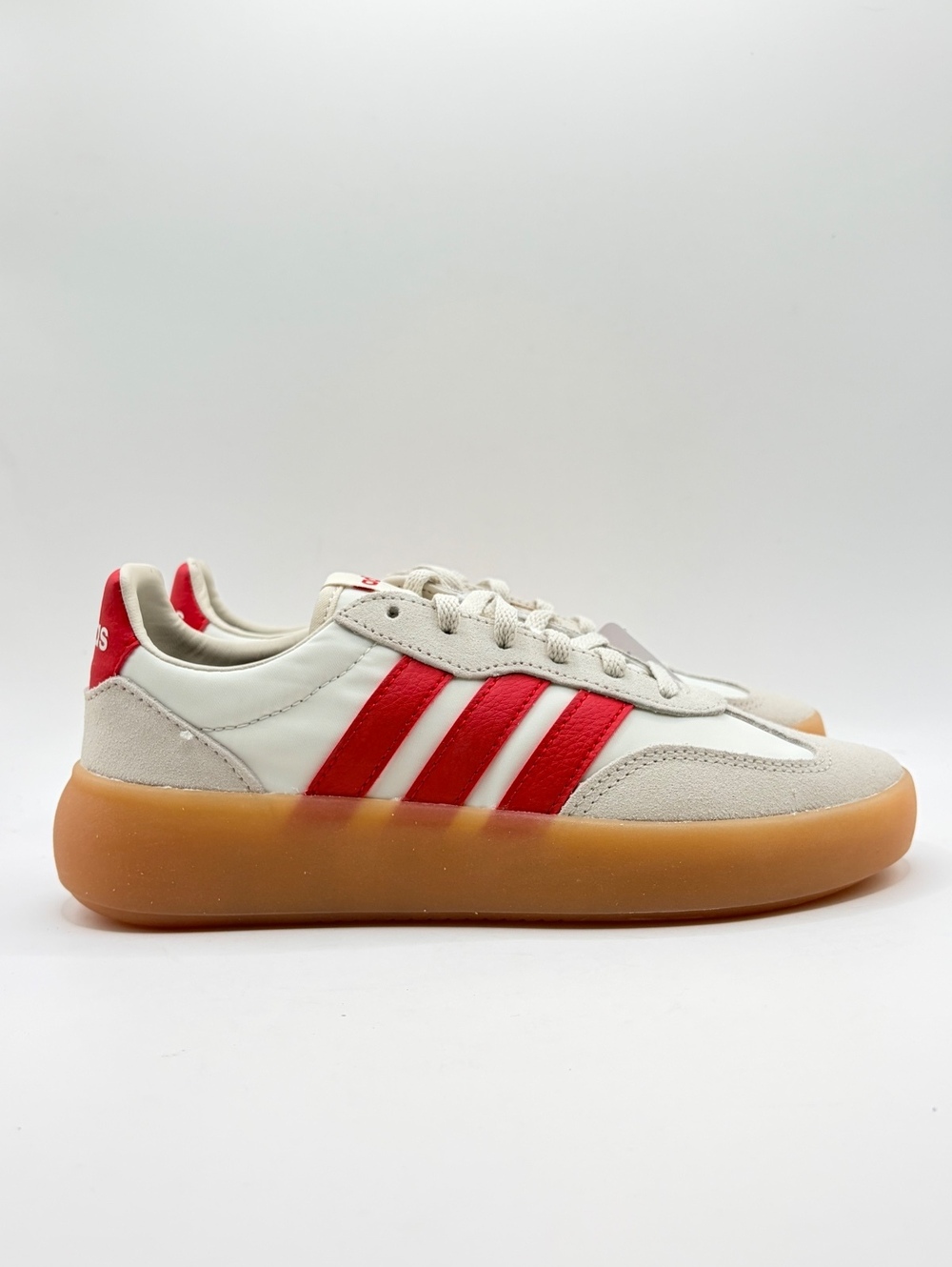 Adidas Barreda Decode J Size 4 / 5 Womens Beige and Red Sneakers with Gum Sole